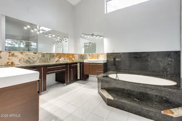 $995,900 | 13210 North 13th Street, Phoenix, AZ 85022