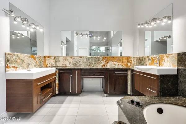 $995,900 | 13210 North 13th Street, Phoenix, AZ 85022