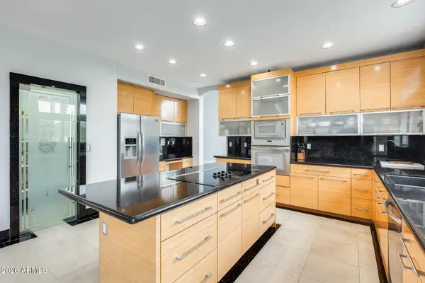 $995,900 | 13210 North 13th Street, Phoenix, AZ 85022