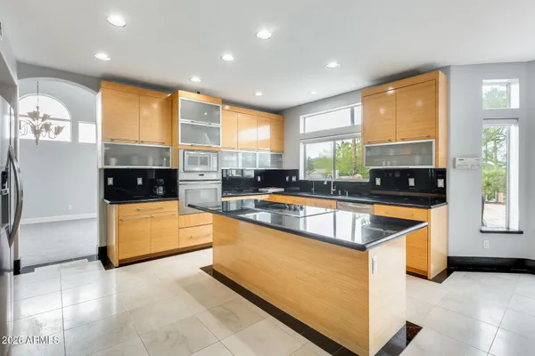 $995,900 | 13210 North 13th Street, Phoenix, AZ 85022