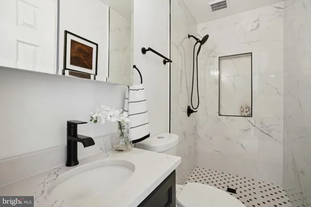 $4,500 | 13134 Madonna Lane, Fairfax, VA 22033