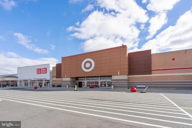 $4,500 | 13134 Madonna Lane, Fairfax, VA 22033