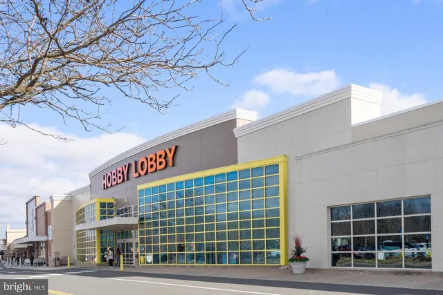 $4,500 | 13134 Madonna Lane, Fairfax, VA 22033