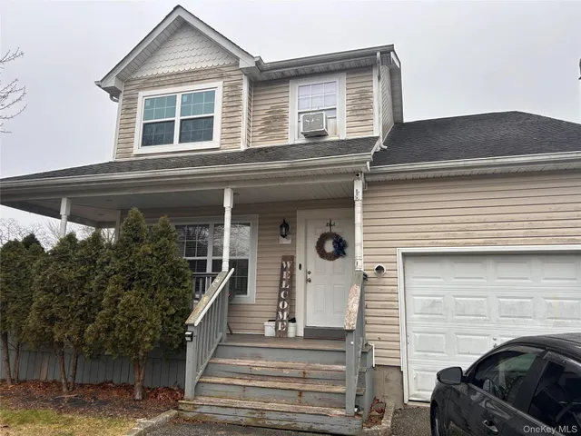 $579,000 | 194 East Parkview Drive, Shirley, NY 11967