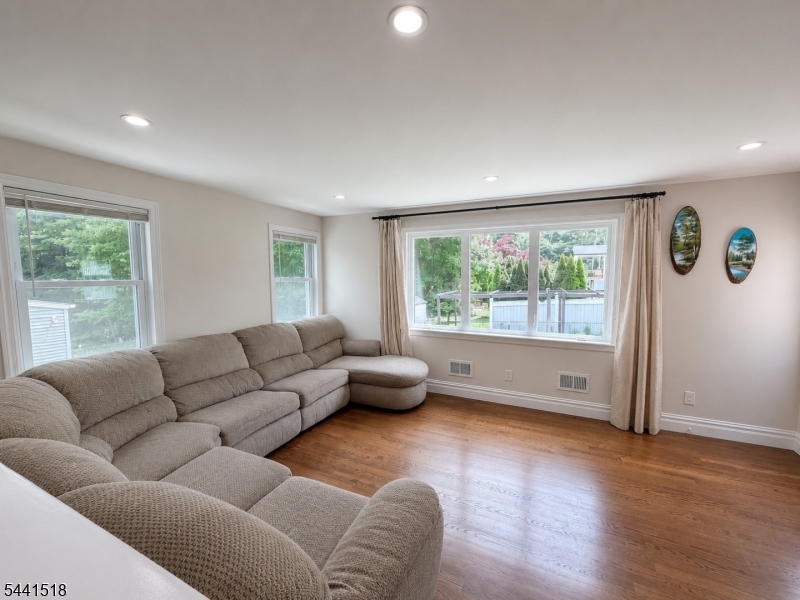 48 Sunnyside Road West Orange, NJ 07052 - Photo 9 of 36