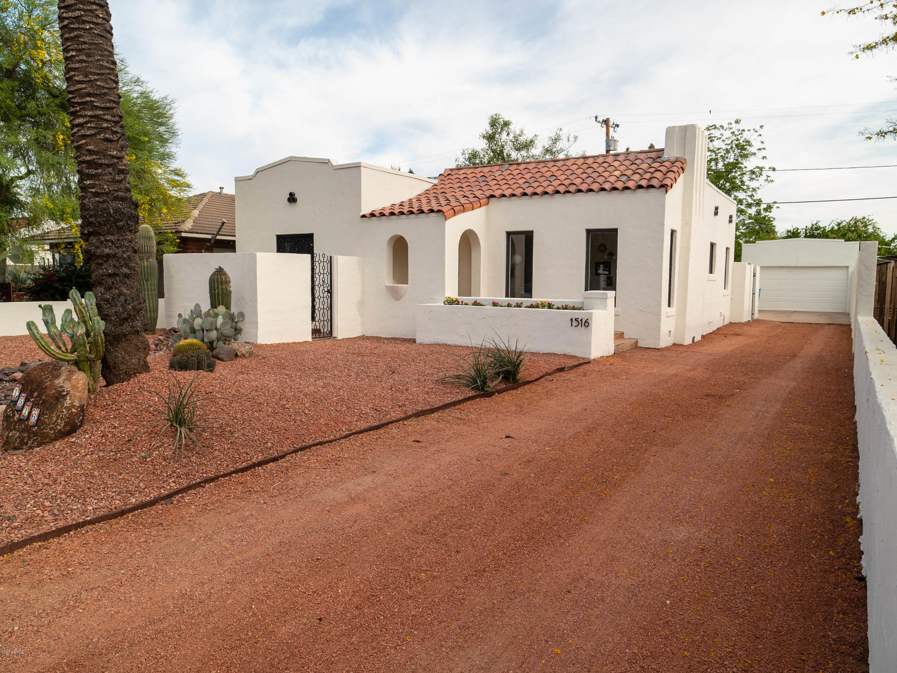 1516 East Almeria Road Phoenix, AZ 85006 - Photo 1 of 33 Almeria-5