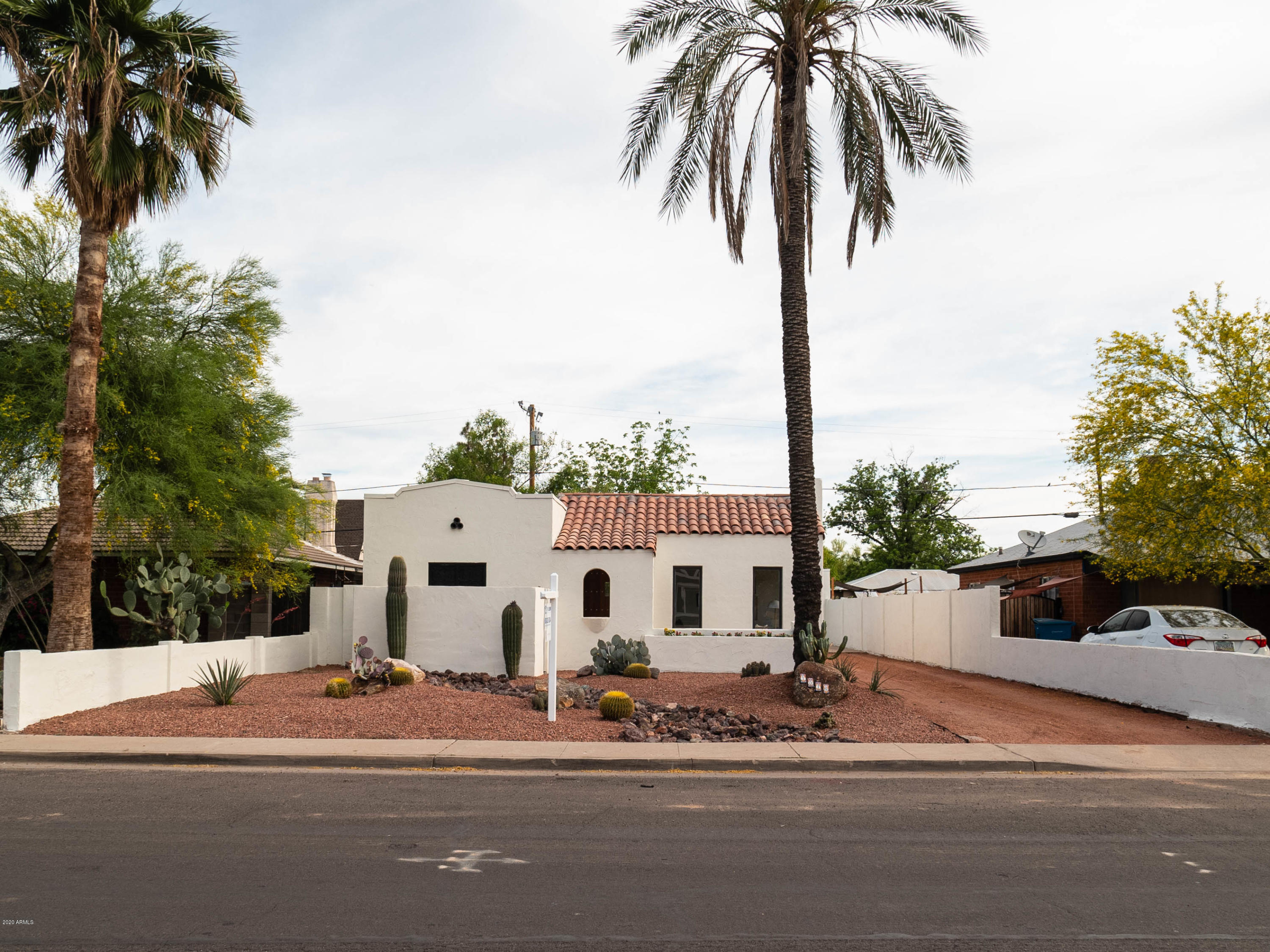 1516 East Almeria Road Phoenix, AZ 85006 - Photo 3 of 33 Almeria-3