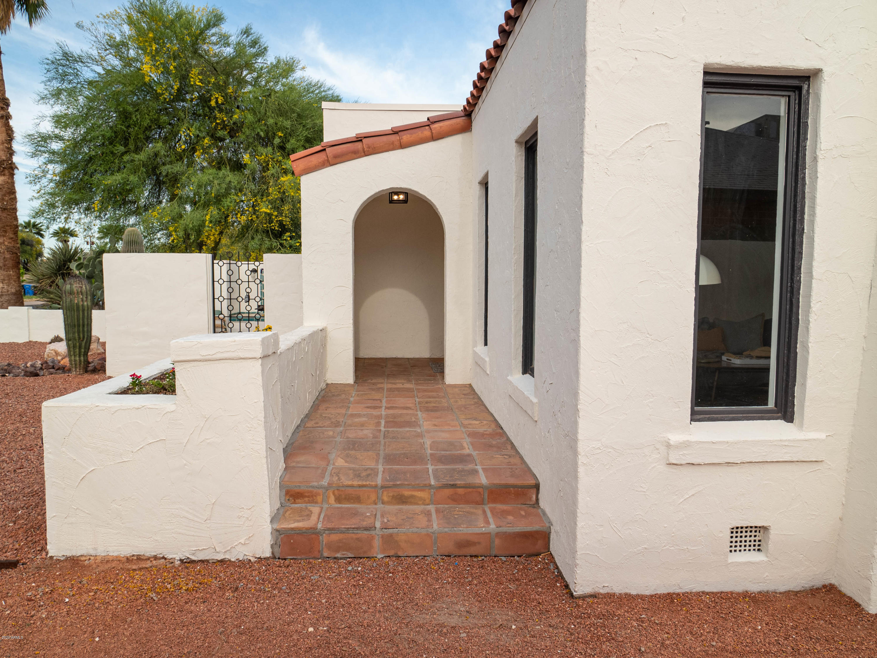 1516 East Almeria Road Phoenix, AZ 85006 - Photo 4 of 33 Almeria-8
