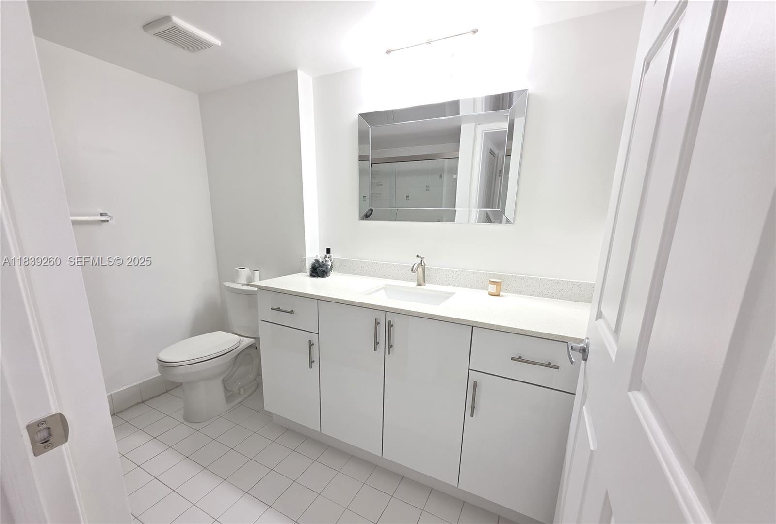 2620 South University Drive, Unit 111 Davie, FL 33328 - Photo 20 of 49 Master Bathroom