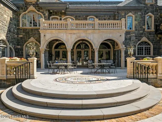 $24,900,000 | 637 North Broadway, Saratoga Springs, NY 12866