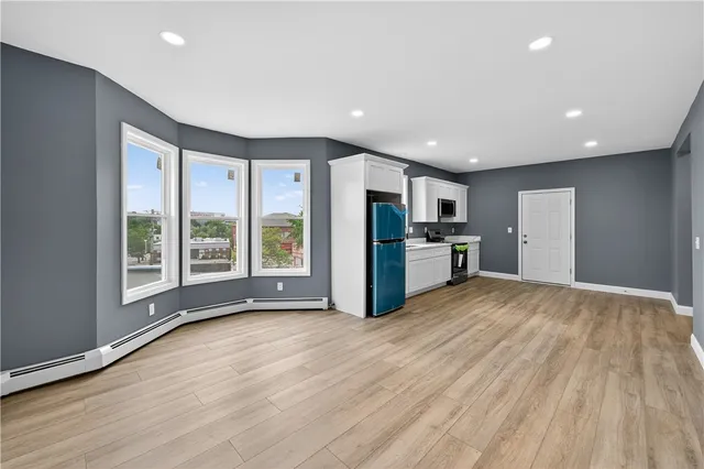 $2,550 | 14 Duncan Avenue, Providence, RI 02906