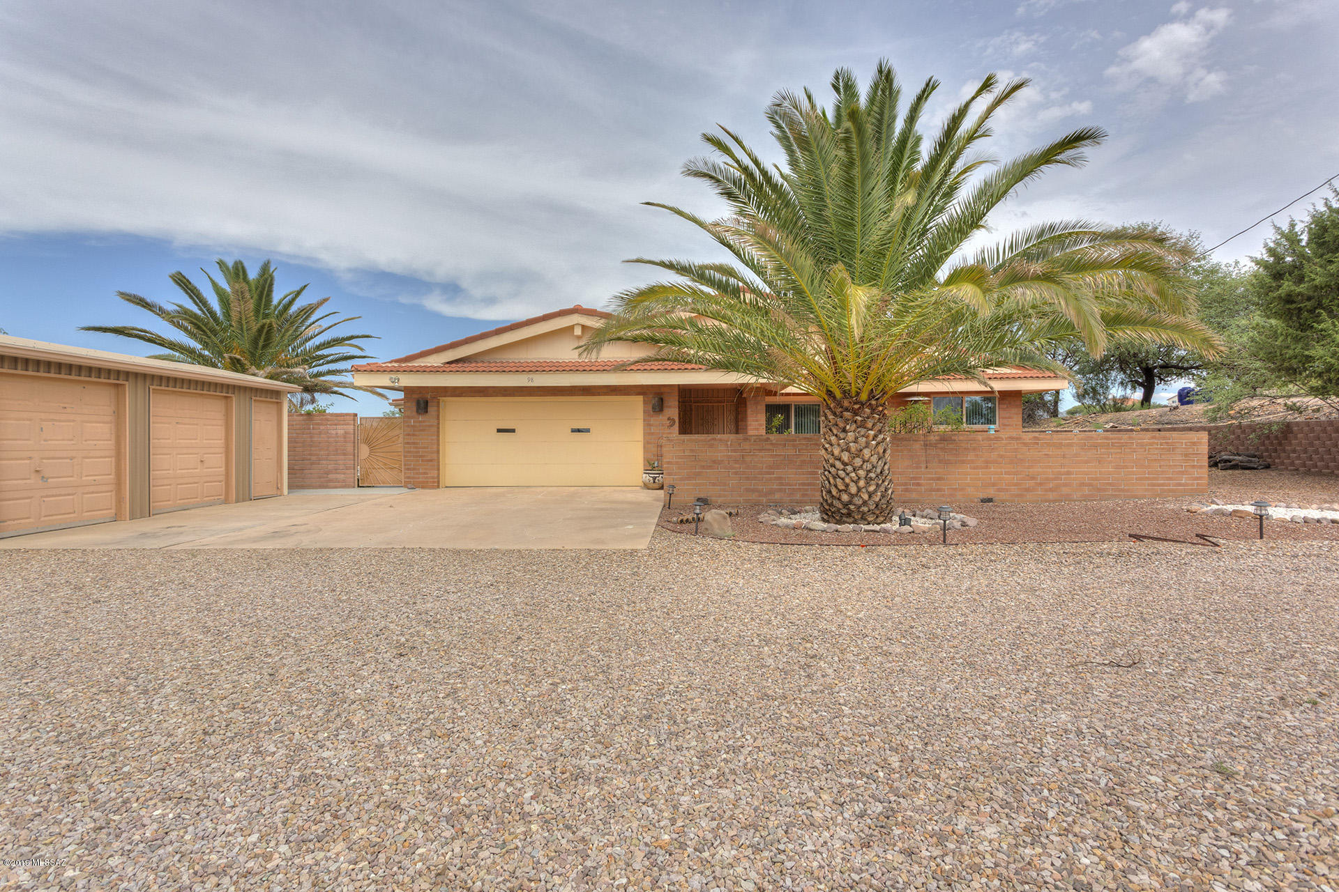 98 Back Nine Terrace Rio Rico, AZ 85648 - Photo 3 of 34
