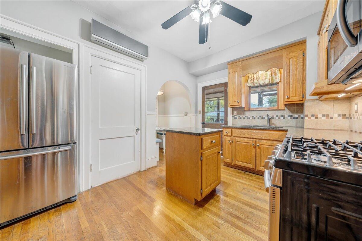 1818 Mt Vernon Road Southwest Roanoke, VA 24015 - Photo 14 of 44 Kitchen