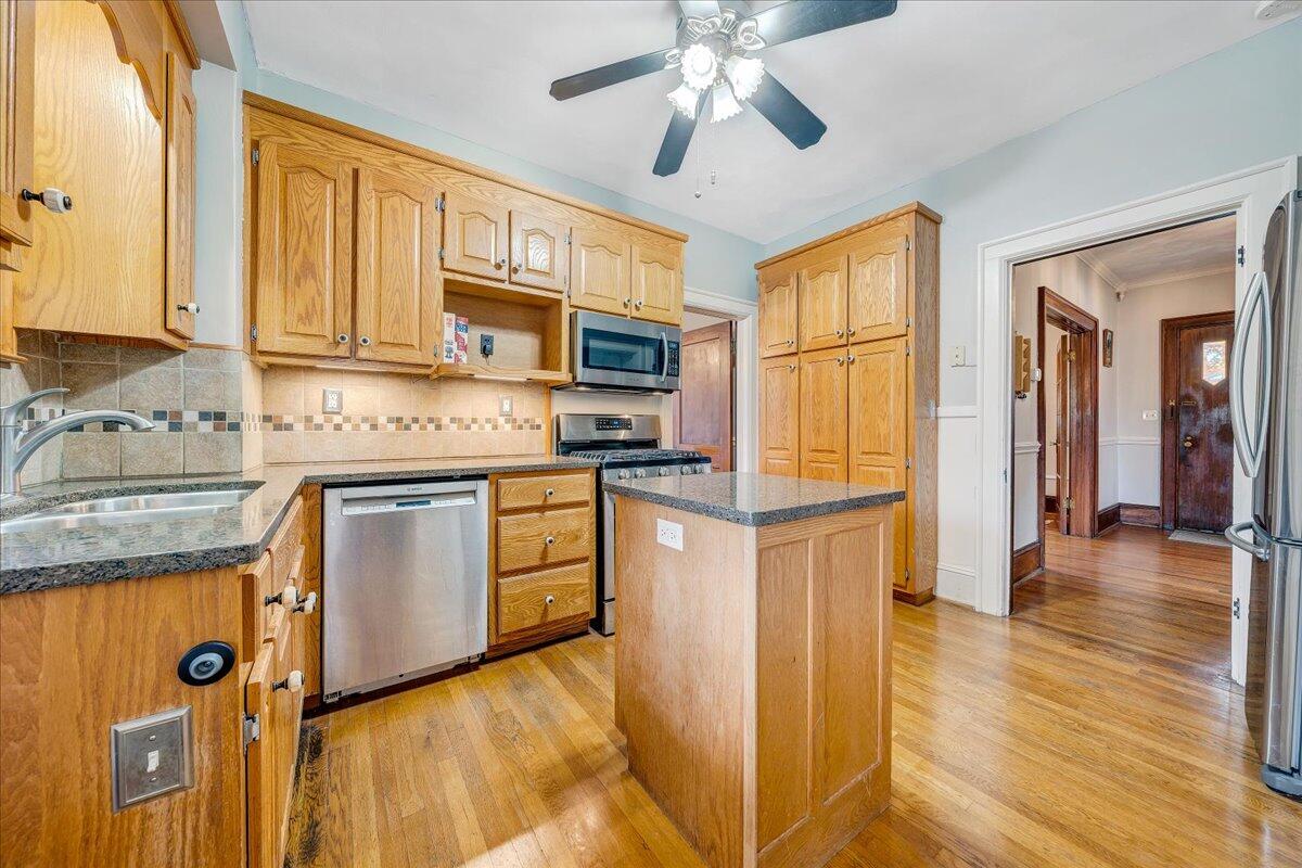 1818 Mt Vernon Road Southwest Roanoke, VA 24015 - Photo 16 of 44 Kitchen