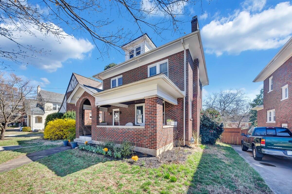 1818 Mt Vernon Road Southwest Roanoke, VA 24015 - Photo 3 of 44 Front