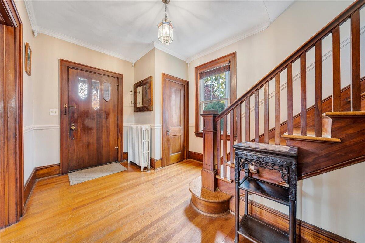 1818 Mt Vernon Road Southwest Roanoke, VA 24015 - Photo 7 of 44 Foyer