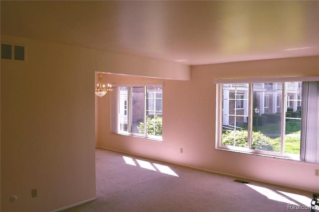 29516 Hoover Road, Unit 69 Warren, MI 48093 - Photo 8 of 34