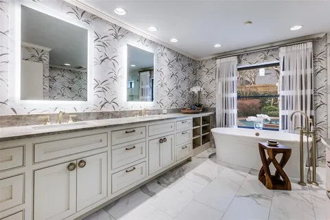 $1,225,000 | 9009 Arbor Park Drive, Dallas, TX 75243