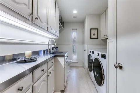 $1,225,000 | 9009 Arbor Park Drive, Dallas, TX 75243