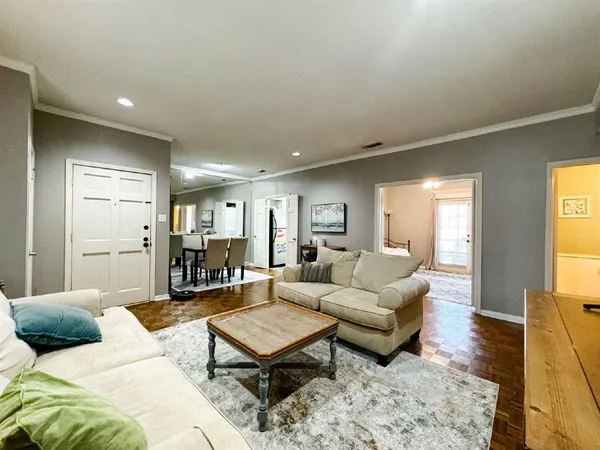 $1,825 | 4415 Bellaire Drive South, Unit 201S, Fort Worth, TX 76109