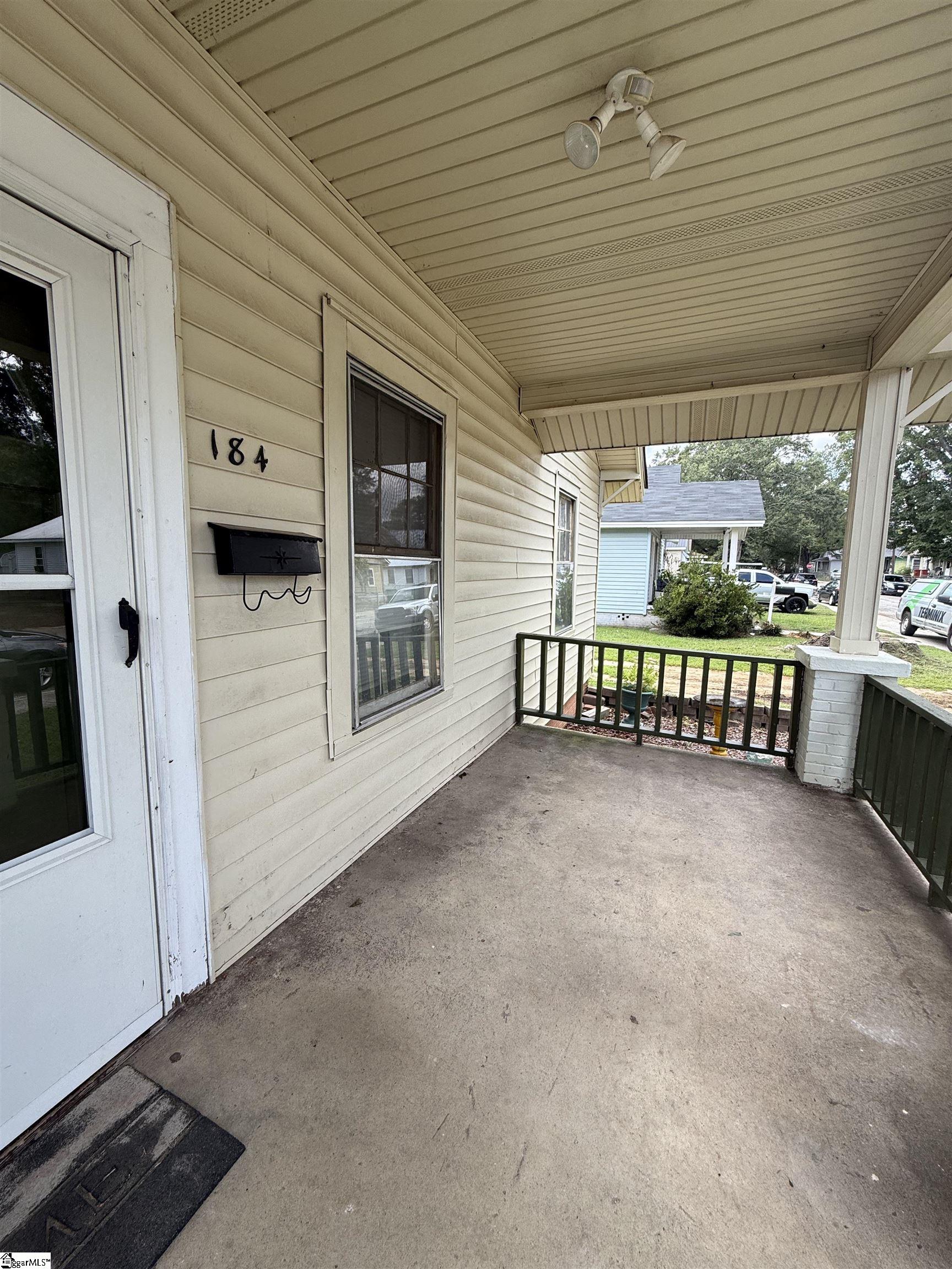 184 Cypress Street Clinton, SC 29325 - Photo 3 of 26