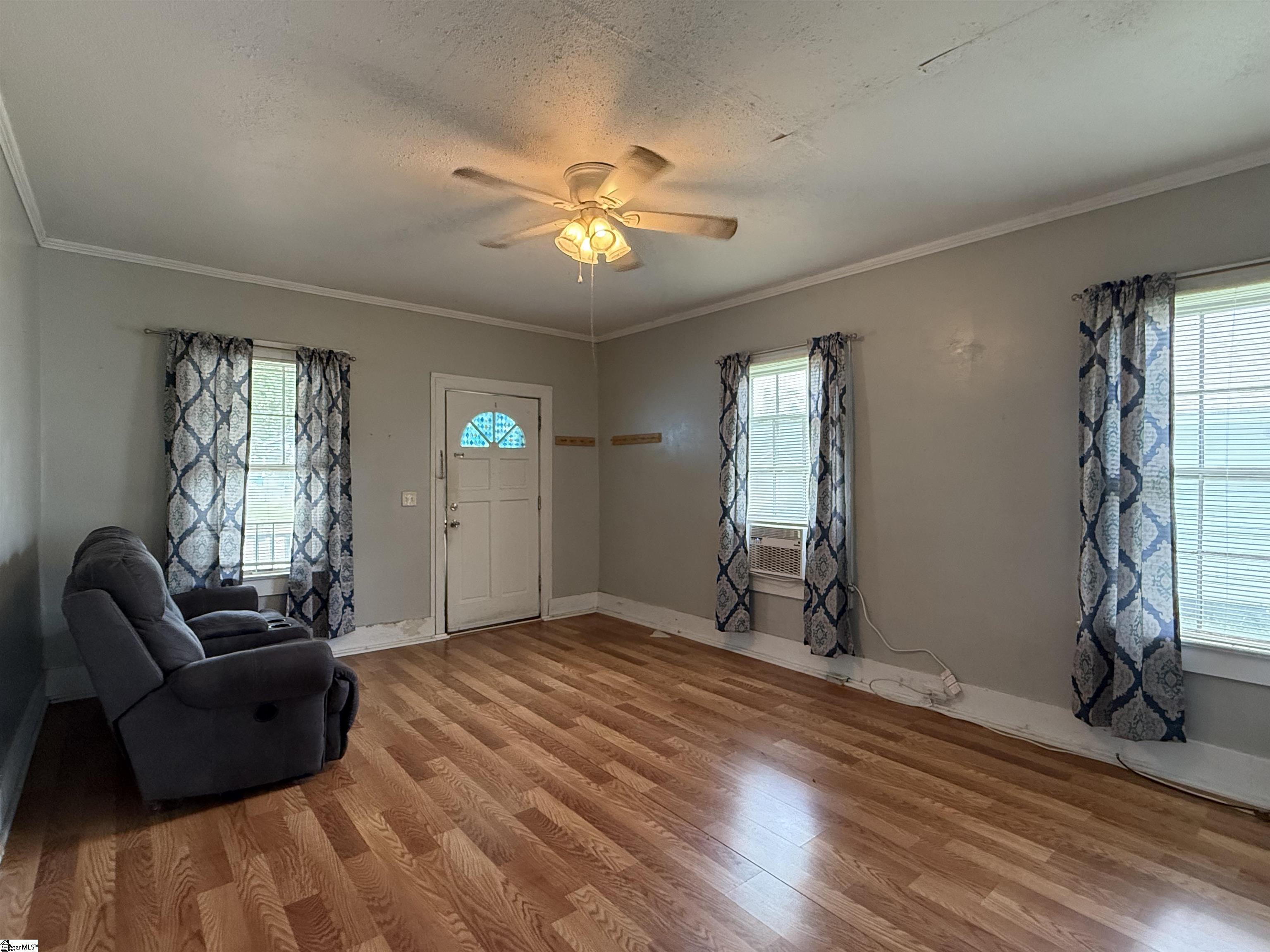 184 Cypress Street Clinton, SC 29325 - Photo 4 of 26