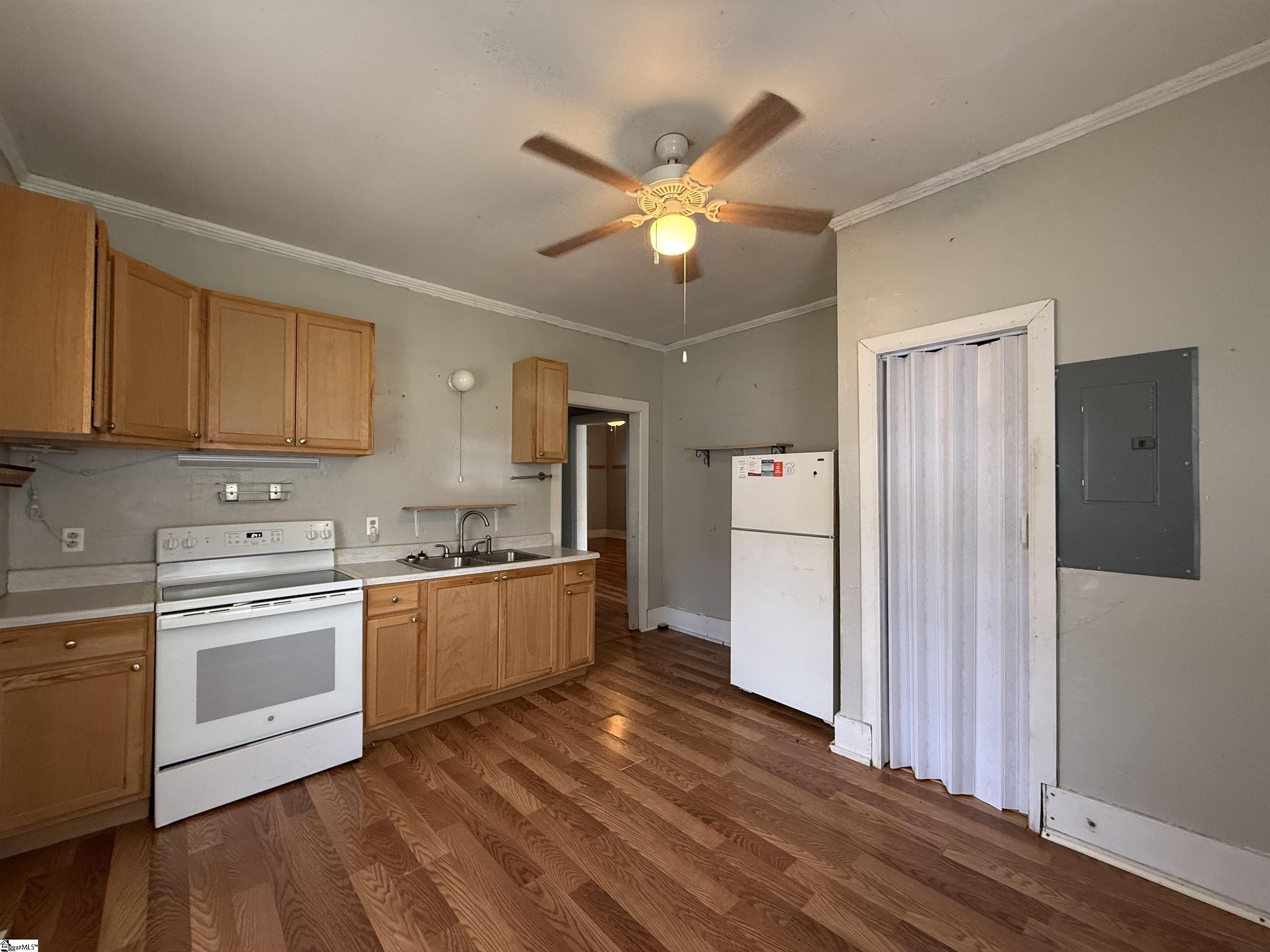 184 Cypress Street Clinton, SC 29325 - Photo 7 of 26