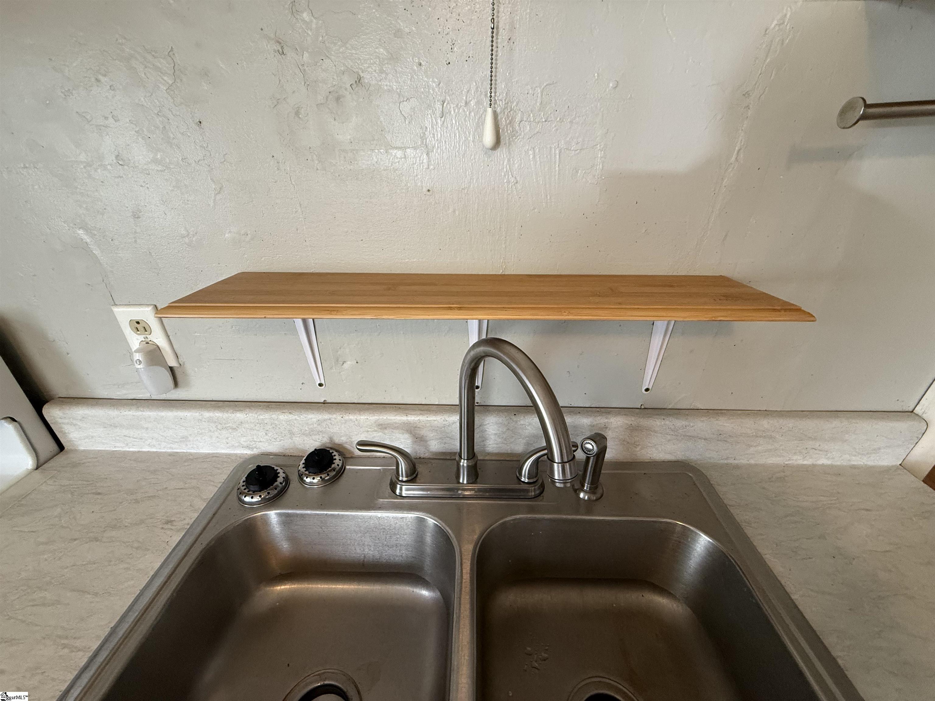 184 Cypress Street Clinton, SC 29325 - Photo 9 of 26