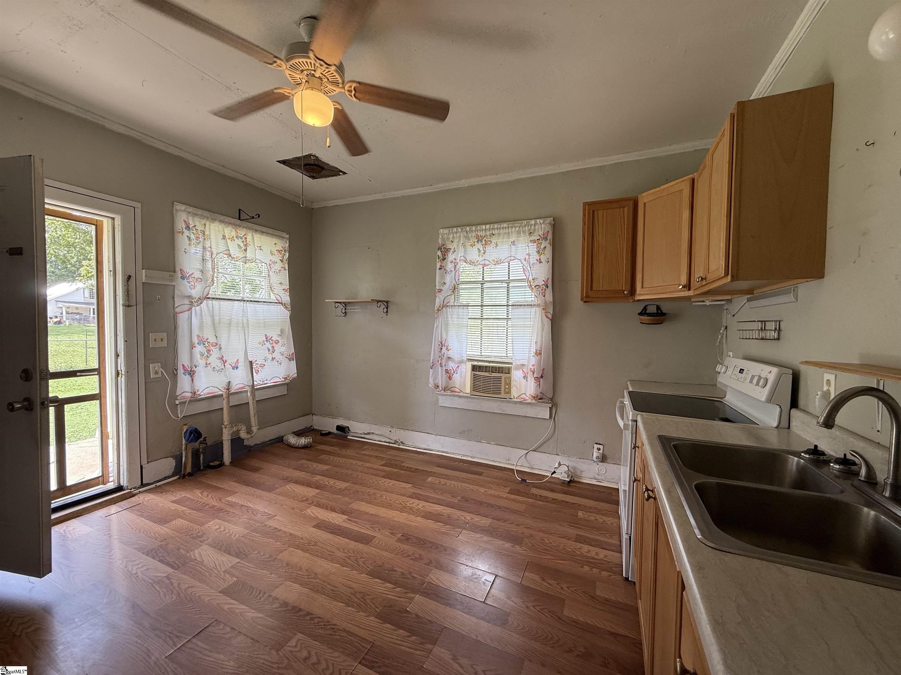 184 Cypress Street Clinton, SC 29325 - Photo 10 of 26