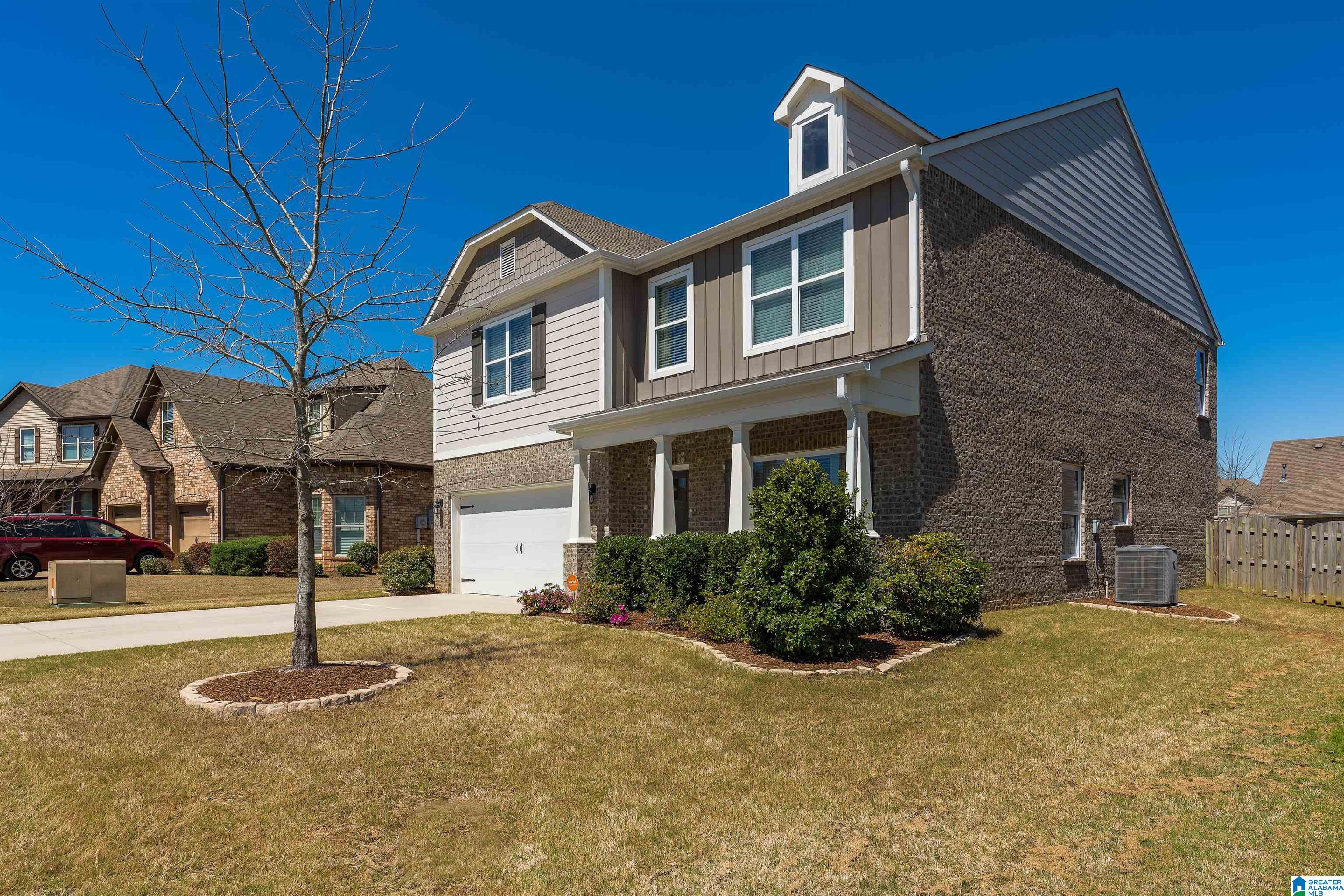 623 Round Road Alabaster, AL 35114 - Photo 2 of 32