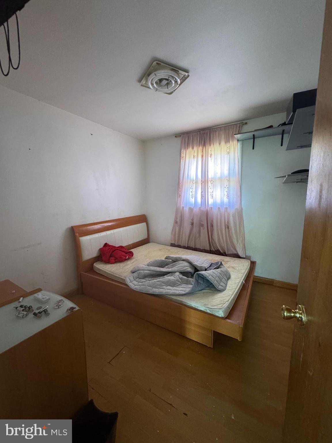 26 Nicholas Street Pemberton, NJ 08068 - Photo 3 of 7 a room with furniture and window