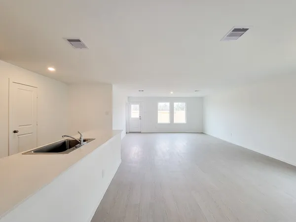 $1,800 | 15675 Plum Brk Drive, Conroe, TX 77303