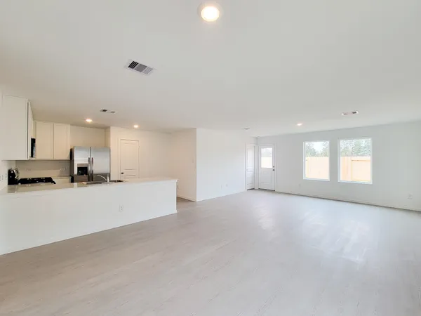 $1,800 | 15675 Plum Brk Drive, Conroe, TX 77303