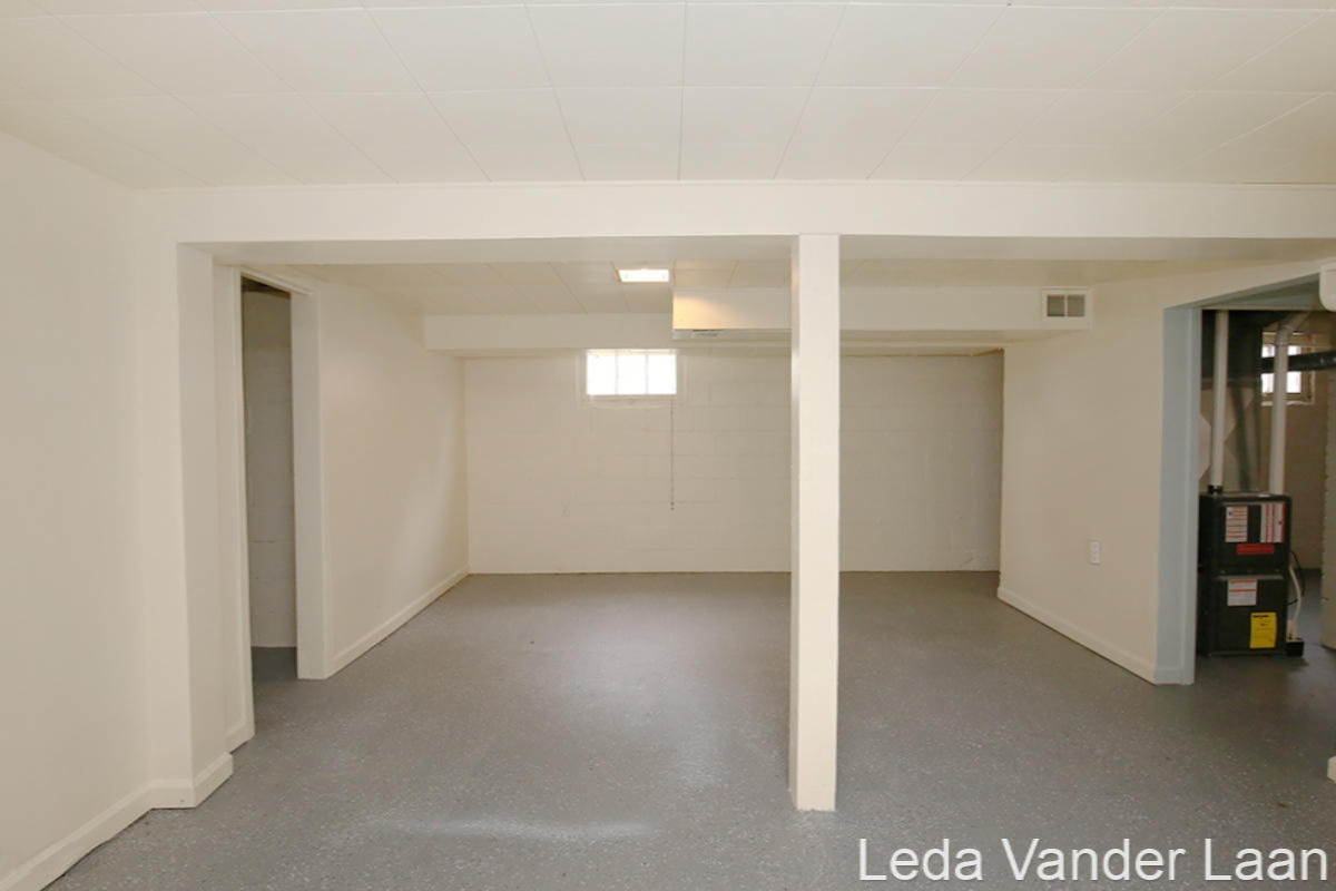 2917 Coolidge Road Muskegon, MI 49441 - Photo 17 of 21 IMG_8307