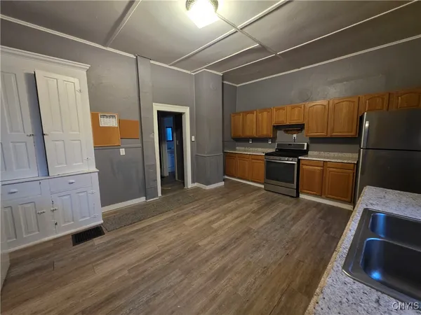 $1,600 | 137 West Schuyler Street, Oswego, NY 13126