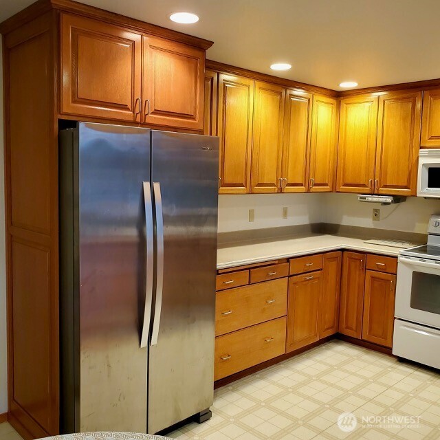 12811 Southeast 186th Place Renton, WA 98058 - Photo 2 of 11