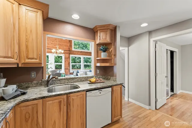 $899,999 | 12170 Viewcrest Place Northeast, Bainbridge Island, WA 98110