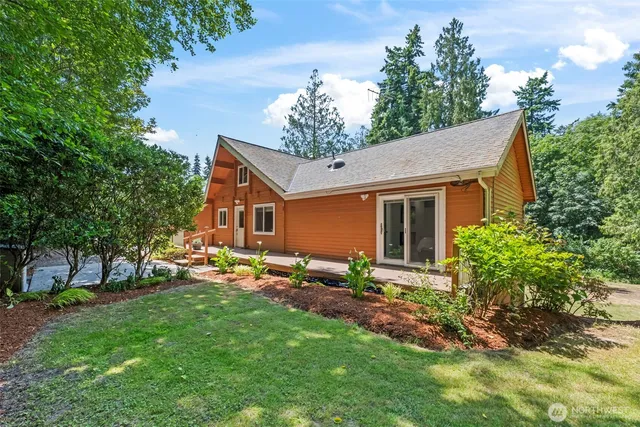 $899,999 | 12170 Viewcrest Place Northeast, Bainbridge Island, WA 98110