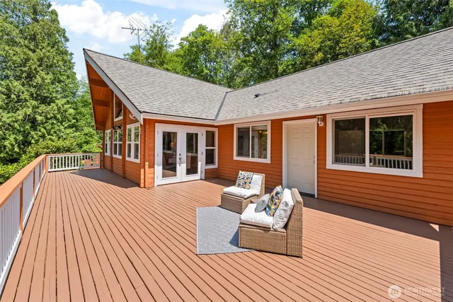 $899,999 | 12170 Viewcrest Place Northeast, Bainbridge Island, WA 98110