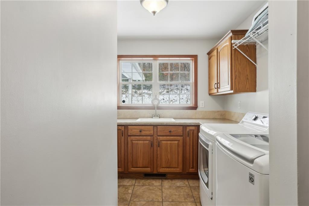224 Toy Road Kittanning, PA 16201 - Photo 18 of 48 a utility room with dryer and washer