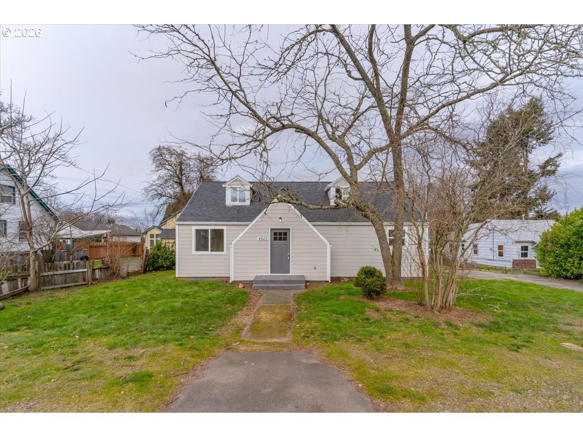 4623 Northeast Sumner Street Portland, OR 97218 - Photo 3 of 44