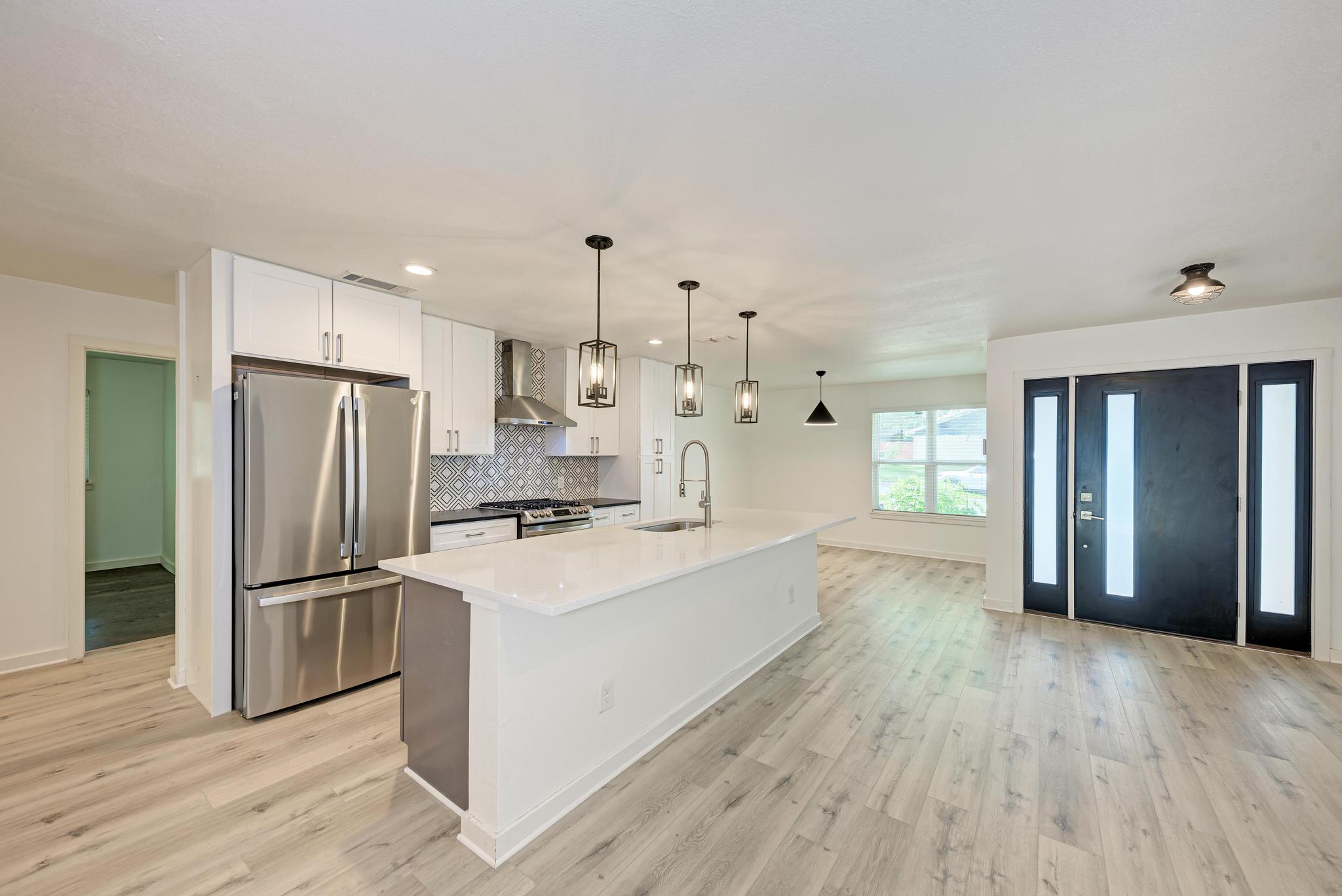 6700 Kings Point Austin, TX 78723 - Photo 8 of 40