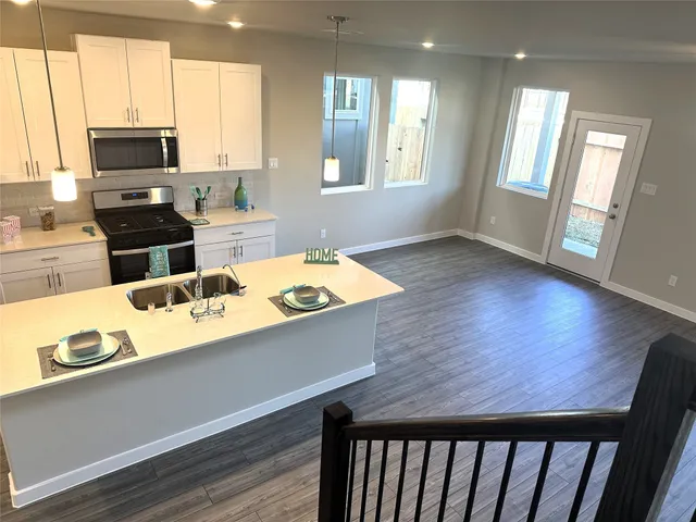 $2,800 | 3113 Moontide Lane, Houston, TX 77063