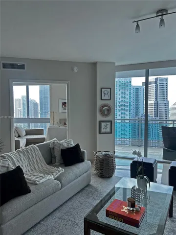 $4,600 | 350 South Miami Avenue, Unit 3302, Miami, FL 33130