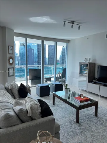 $4,600 | 350 South Miami Avenue, Unit 3302, Miami, FL 33130