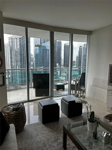 $4,600 | 350 South Miami Avenue, Unit 3302, Miami, FL 33130