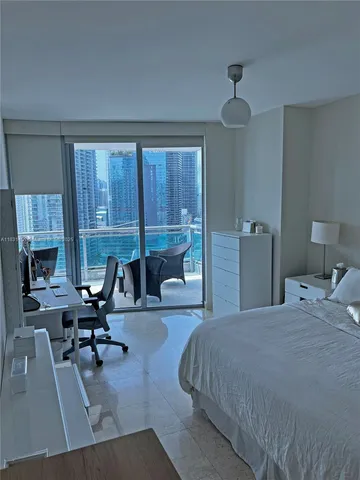 $4,600 | 350 South Miami Avenue, Unit 3302, Miami, FL 33130