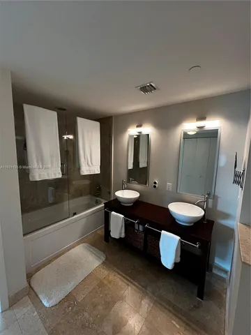 $4,600 | 350 South Miami Avenue, Unit 3302, Miami, FL 33130