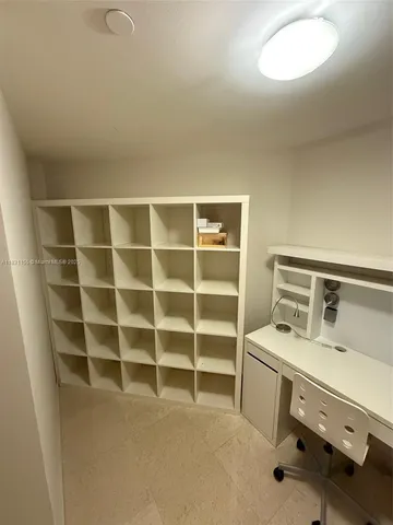 $4,600 | 350 South Miami Avenue, Unit 3302, Miami, FL 33130