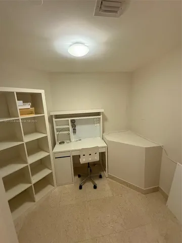 $4,600 | 350 South Miami Avenue, Unit 3302, Miami, FL 33130